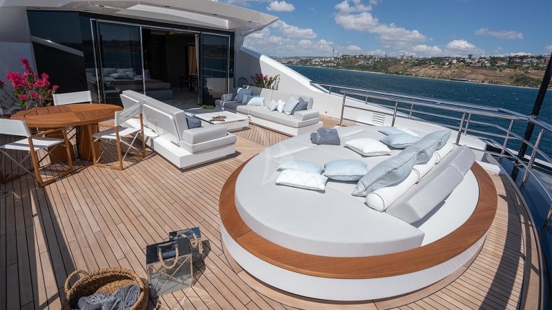 yacht Tatiana owner's deck