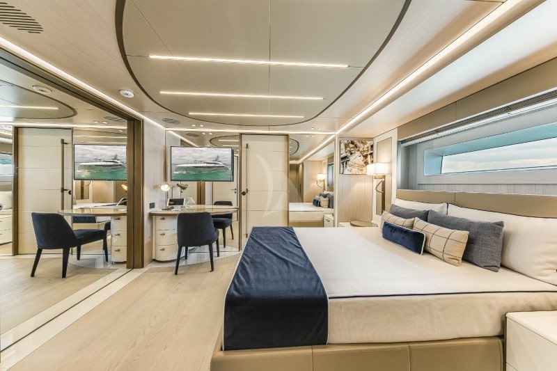 EIV yacht guest cabin