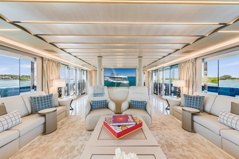 EIV yacht salon forward view