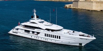 luxury rental yacht Moskito