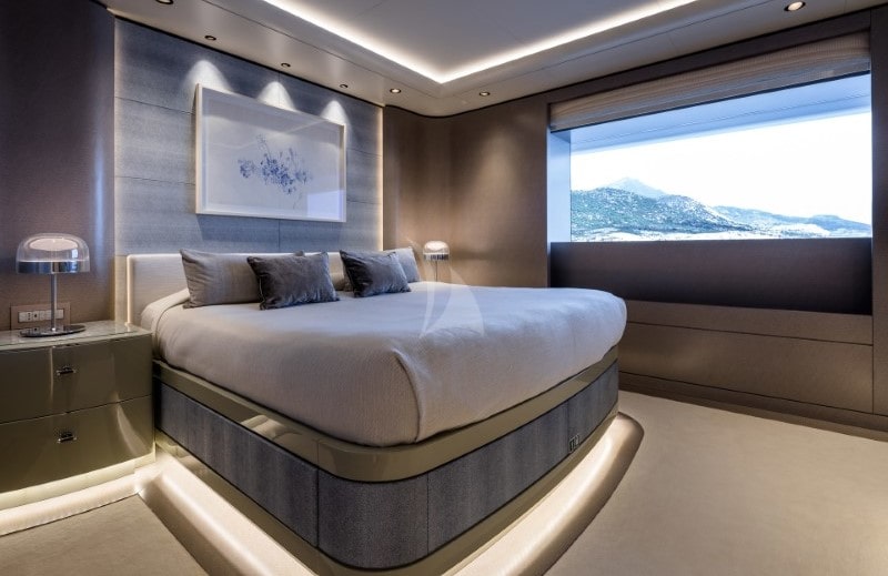 OPari yacht guest stateroom